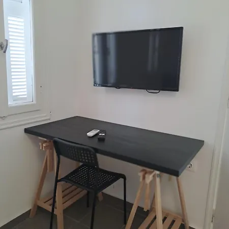 Backpackers Studio1 At The Grey House